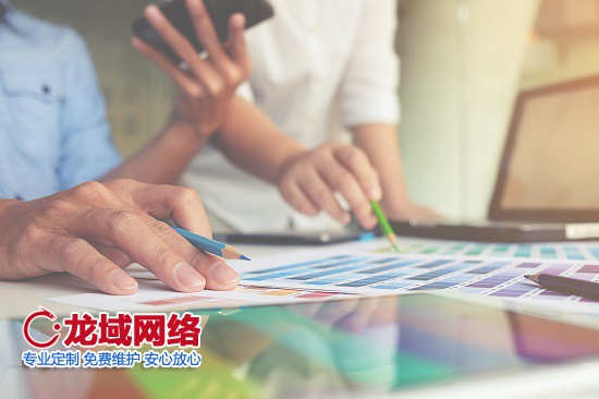 如何合理安排人員比例呢？就要看在一款產品中，產品經理和運營哪個更重要